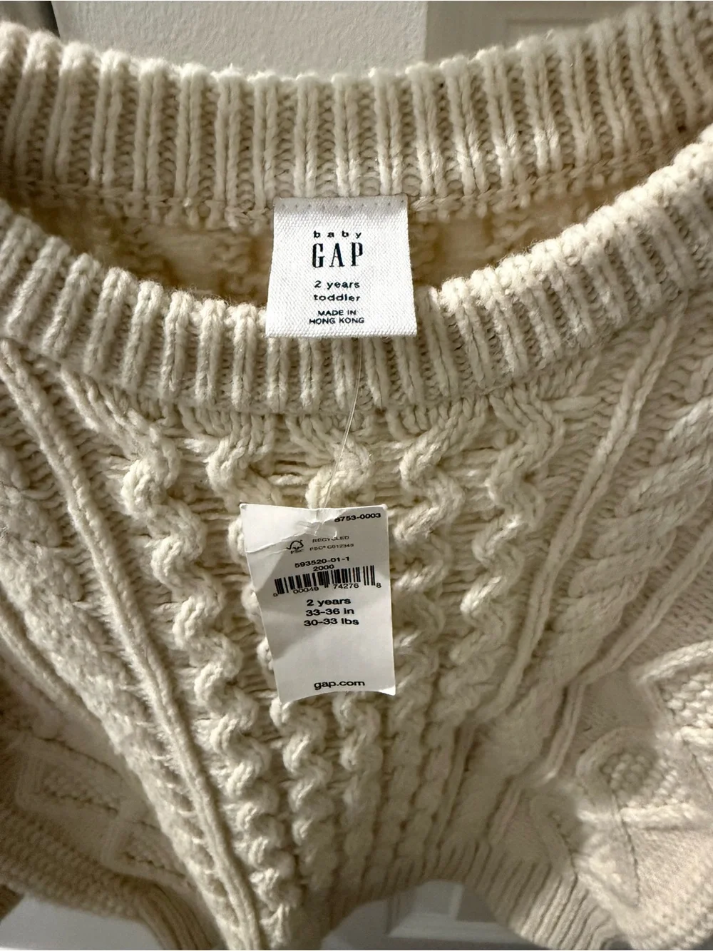 GAP Cream Cable Knit Pullover Sweater